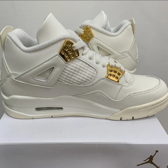 SOLD: Jordan 4 White/Metallic Gold Size 12 Wmn's/ 10.5 Men's IN HAND SHIP ASAP!! - Picture 6 of 16